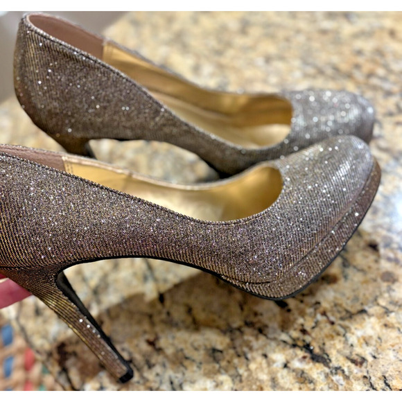 Fioni Night Women’s Silver/Gold Sz 8.5 Platform Closed Toe Stiletto Heels - Picture 1 of 4